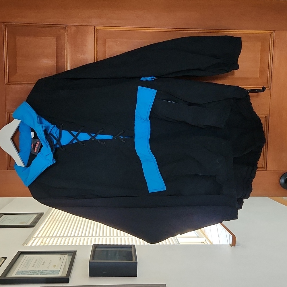 Retro vintage wind breaker with front zipper pocket